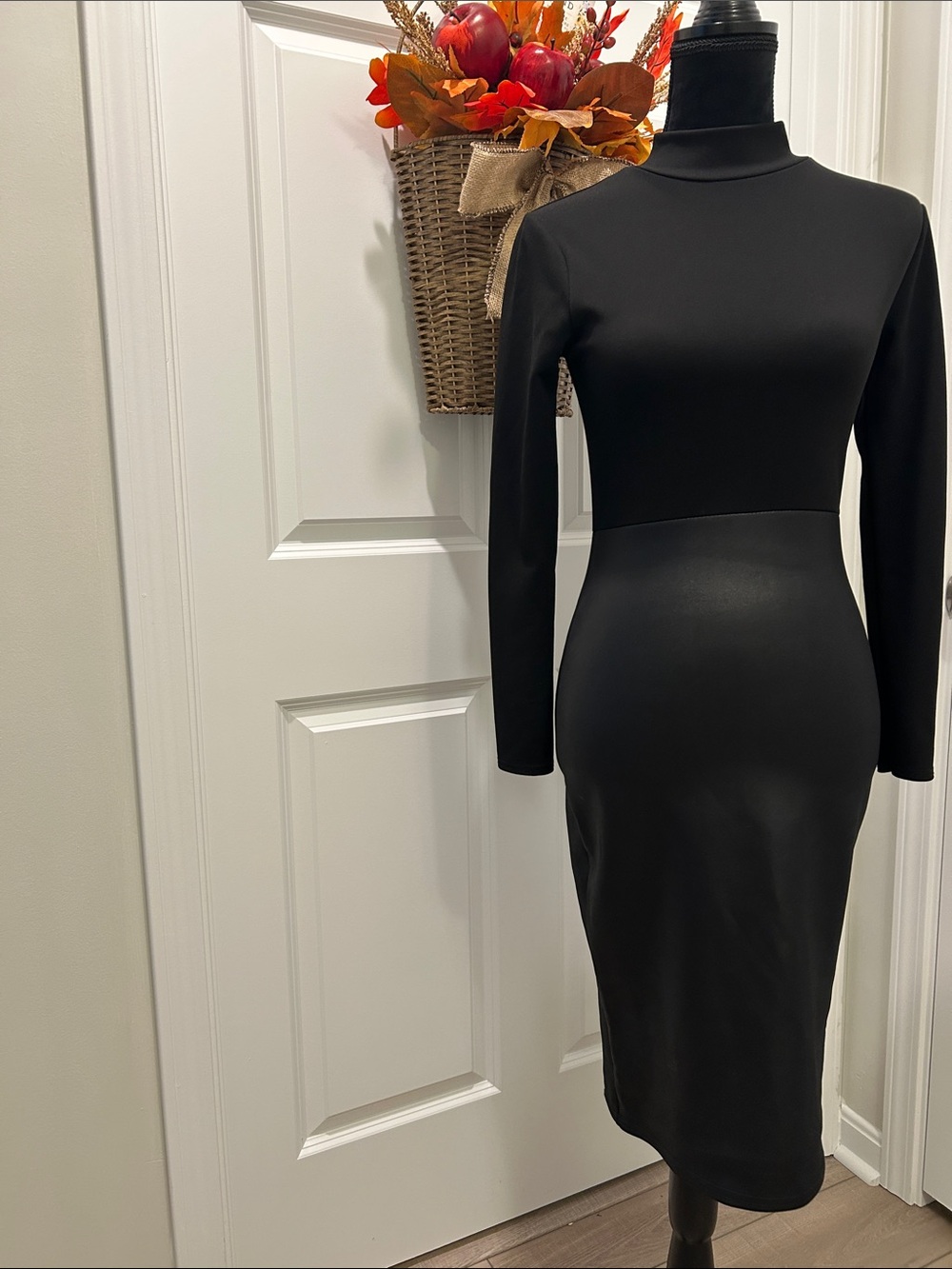 Classic Black Long-Sleeve Midi Bodycon with lower Leather Dress S